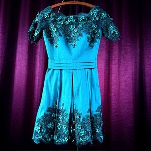 Vintage 1950s/60s Teal Silk, Lace, & Flowers Cocktail Dress (XS/S)